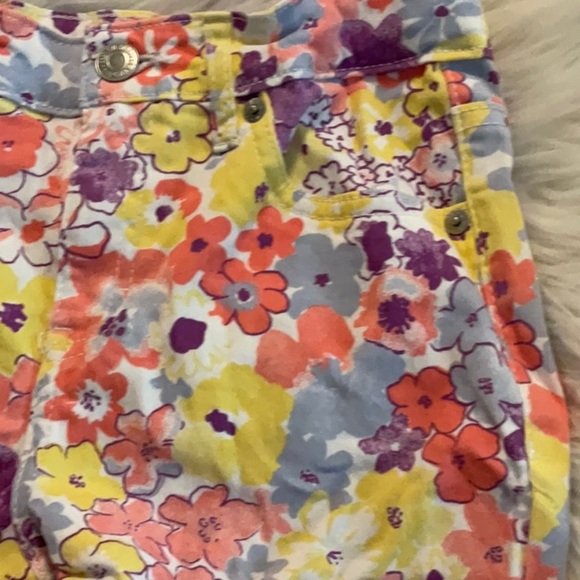 Levi's Purple and Yellow Jean Shorts Vibrant Summer Style - Picture 4 of 7